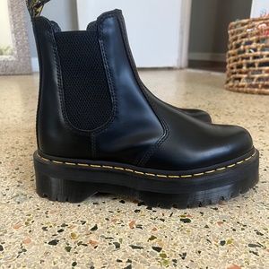 Dr martins platform Chelsea boots